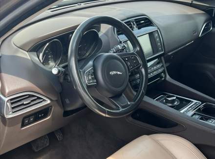 Jaguar - F-Pace