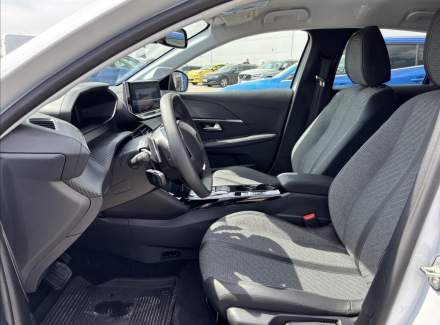 Peugeot - 208