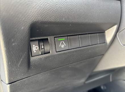 Peugeot - 208