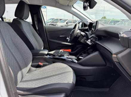 Peugeot - 208