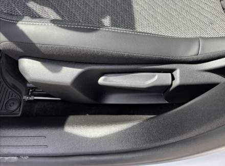 Peugeot - 208