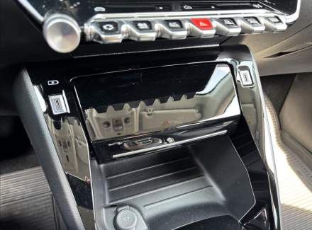 Peugeot - 208