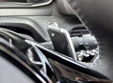 Peugeot - 208