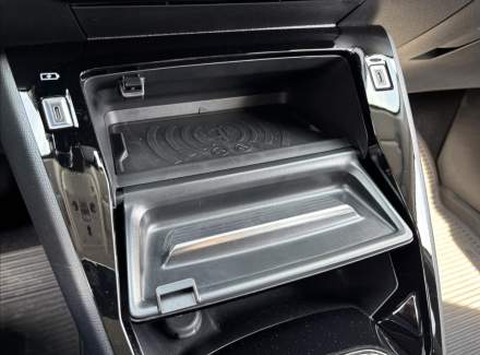Peugeot - 208