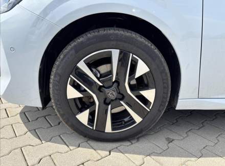 Peugeot - 208