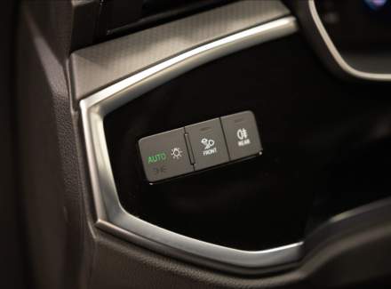 Audi - Q3