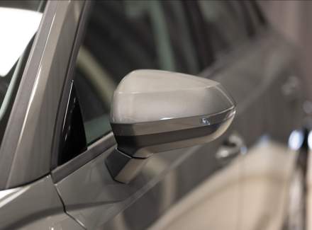 Audi - Q3