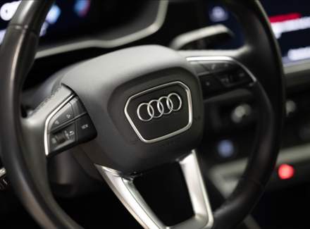 Audi - Q3