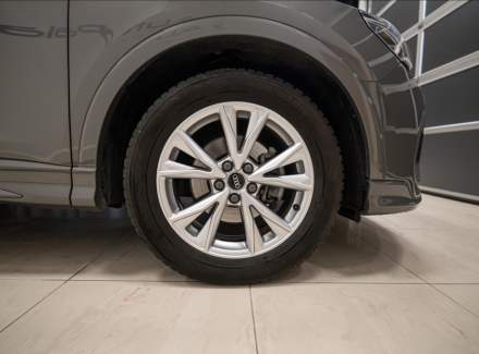 Audi - Q3