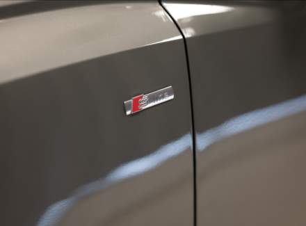 Audi - Q3