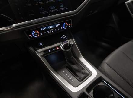 Audi - Q3