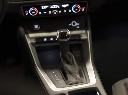 Audi - Q3