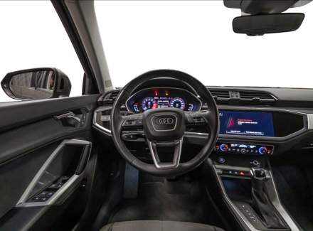 Audi - Q3