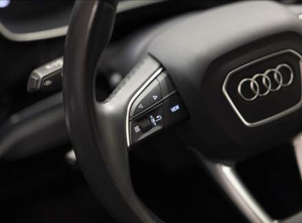 Audi - Q3