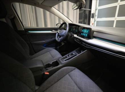 Volkswagen - Golf