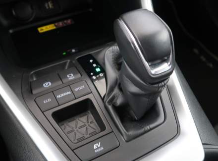 Toyota - RAV 4