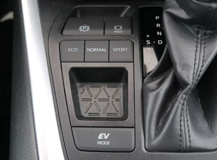 Toyota - RAV 4