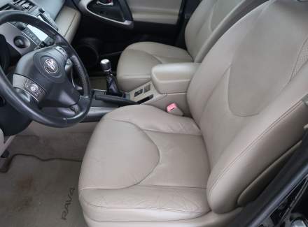 Toyota - RAV 4