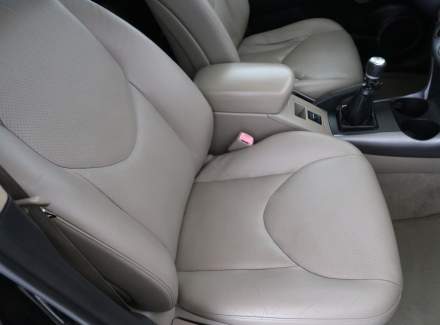 Toyota - RAV 4