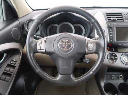Toyota - RAV 4