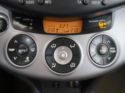 Toyota - RAV 4