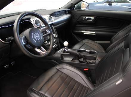 Ford - Mustang