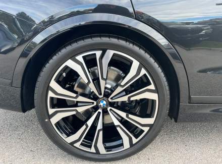 BMW - X7