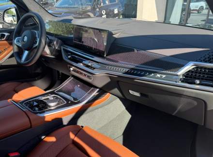 BMW - X7