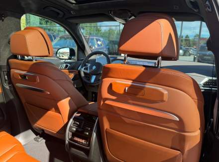 BMW - X7