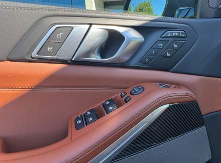 BMW - X7