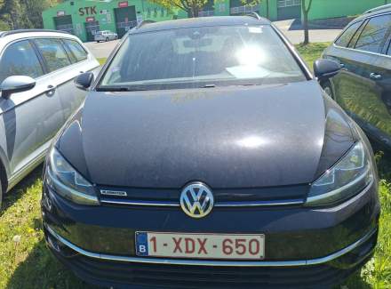 Volkswagen - Golf