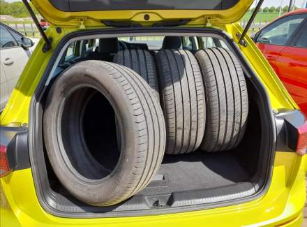 Volkswagen - Golf