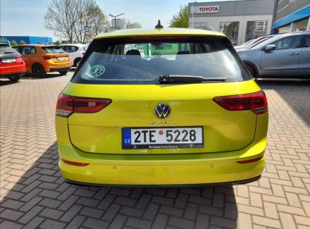 Volkswagen - Golf