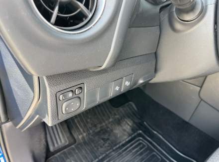 Toyota - Auris
