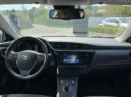 Toyota - Auris
