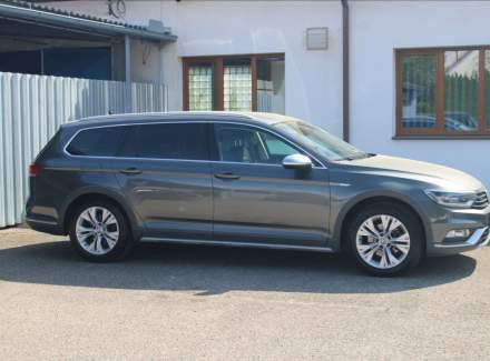 Volkswagen - Passat