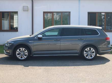 Volkswagen - Passat