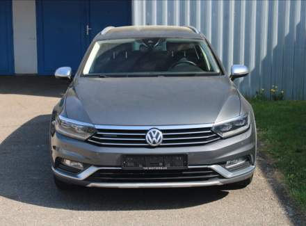 Volkswagen - Passat