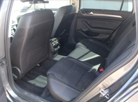 Volkswagen - Passat