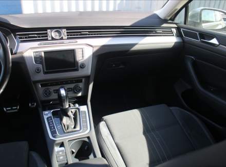 Volkswagen - Passat