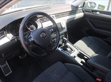 Volkswagen - Passat