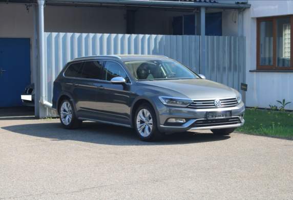 Volkswagen - Passat