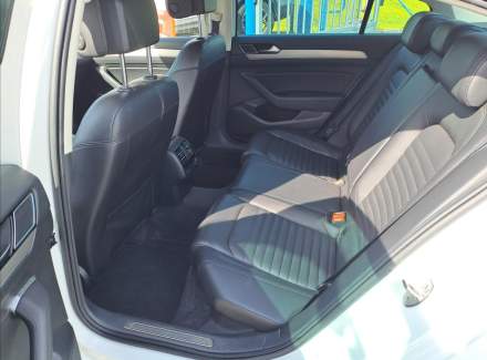 Volkswagen - Passat