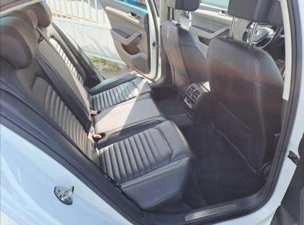 Volkswagen - Passat
