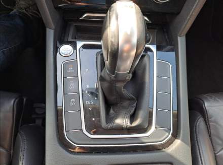 Volkswagen - Passat