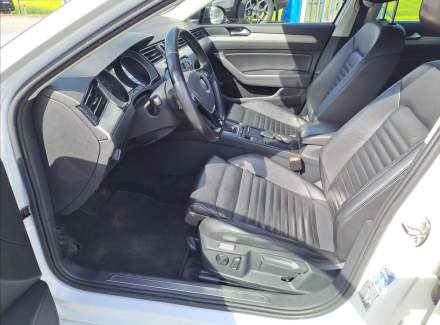 Volkswagen - Passat