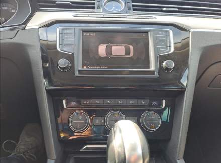Volkswagen - Passat