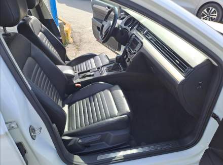 Volkswagen - Passat