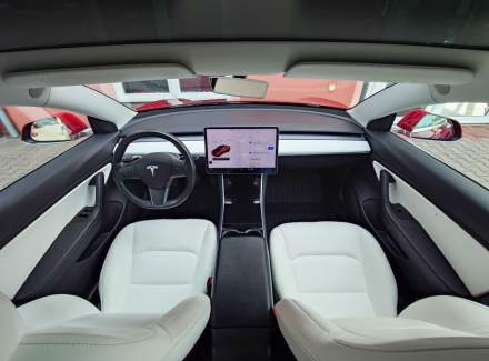 Tesla - Model 3