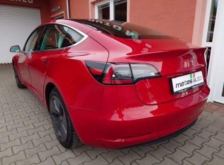 Tesla - Model 3